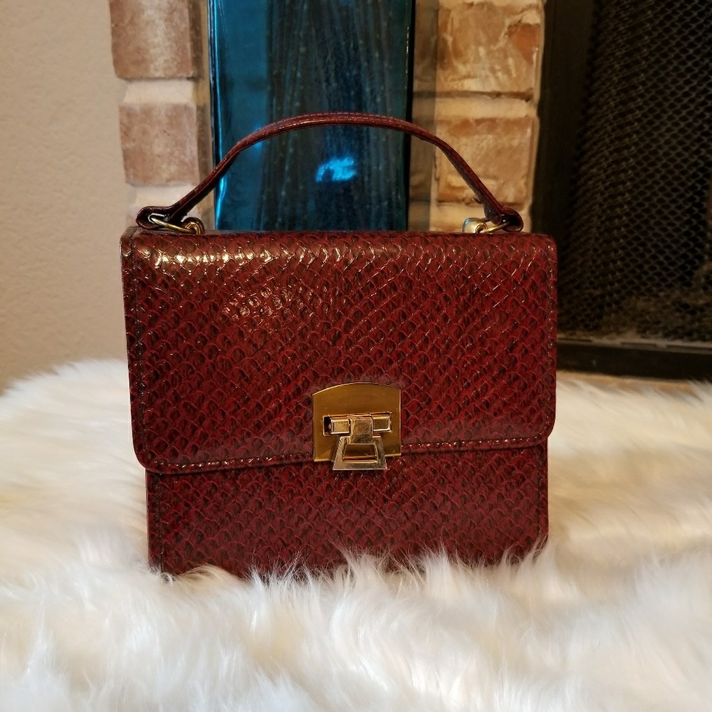 Vintage Patent Faux Skin Handbag